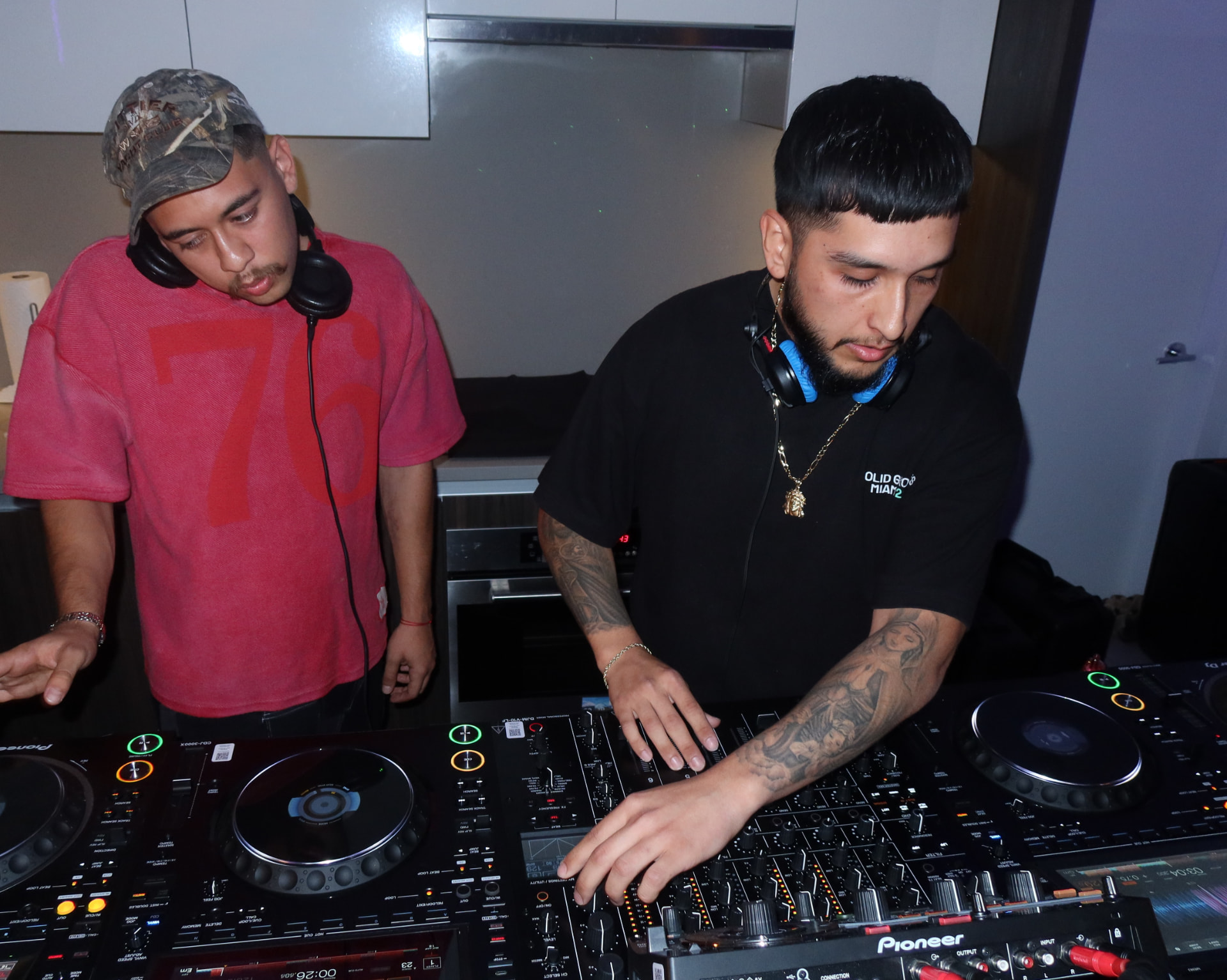 T's Birthday — back-to-back DJ set on the Pioneer decks